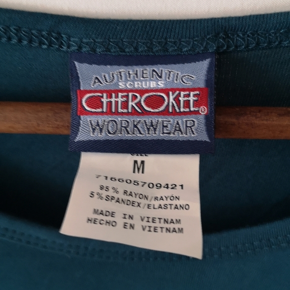 NWOT Women's Cherokee Workwear Scrub Top, Peacock Blue, Size Medium, Long Sleeve - Picture 2 of 3